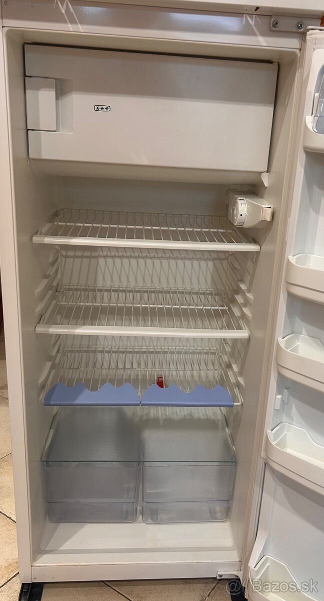 Vstavaná chladnička s mrazničkou - 11