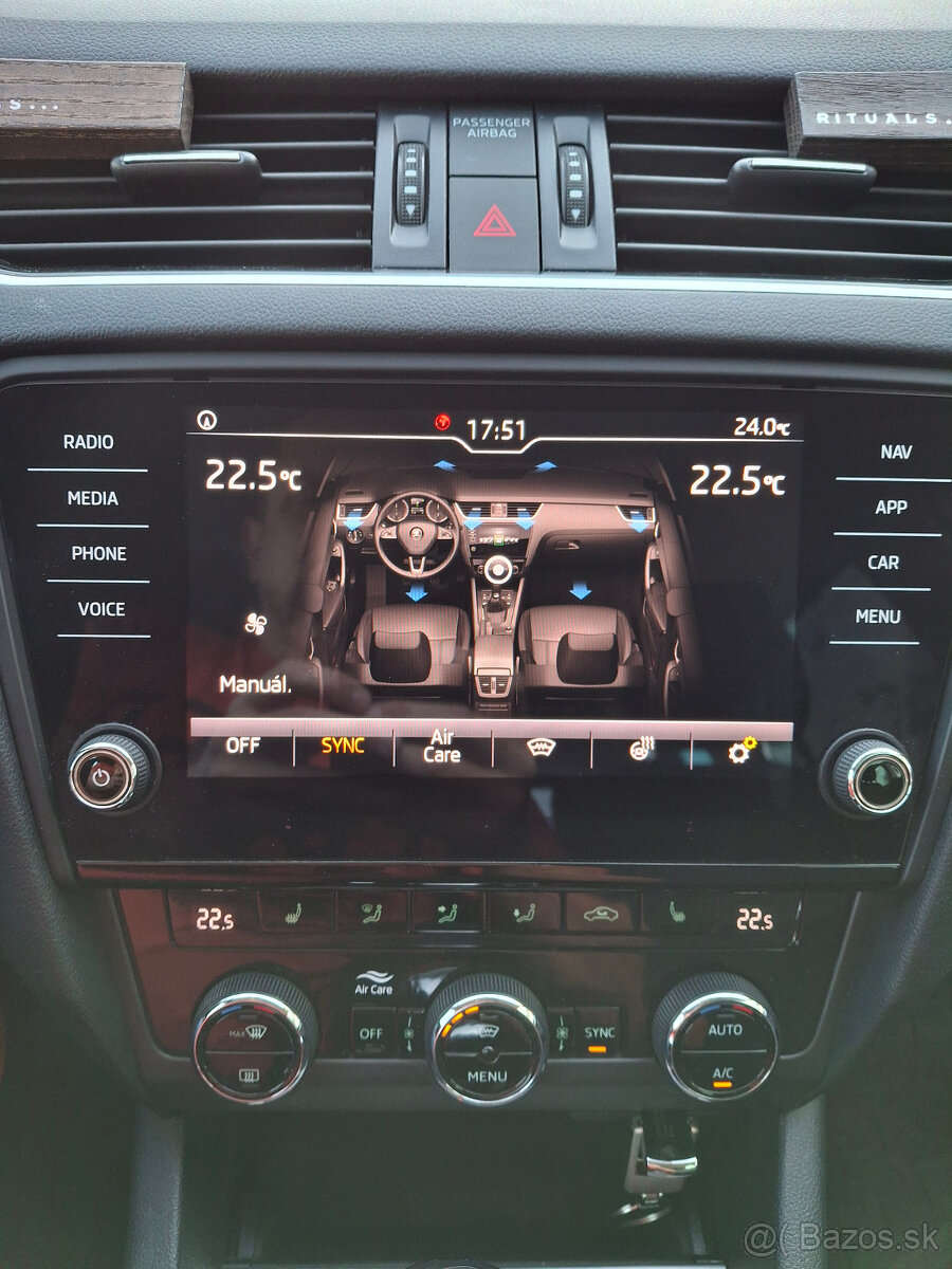 ŠKODA OCTAVIA III Combi TSI 132KW benzín - 11