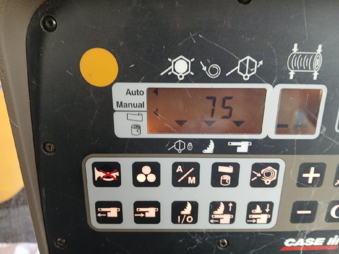 LIS na kulaté balíky CASE RB 454 s řezáním - 11