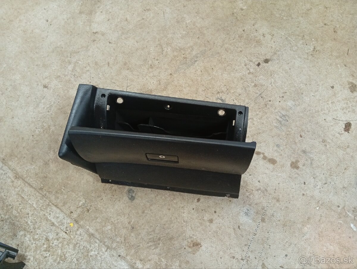 Predám náhradné diely na golf 4 - 11