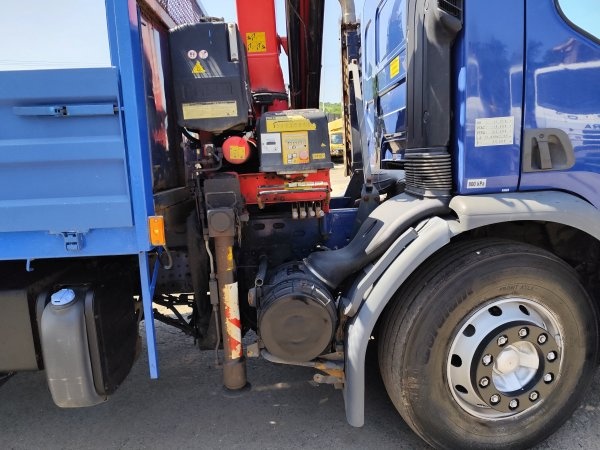 19t Renault 9m valník+HR Fassi - 11