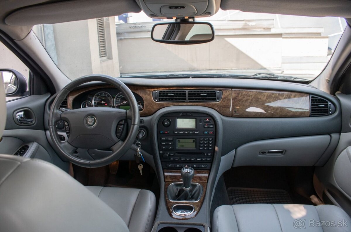 Jaguar S-Type 3.0 V6 175kw Manual - 11