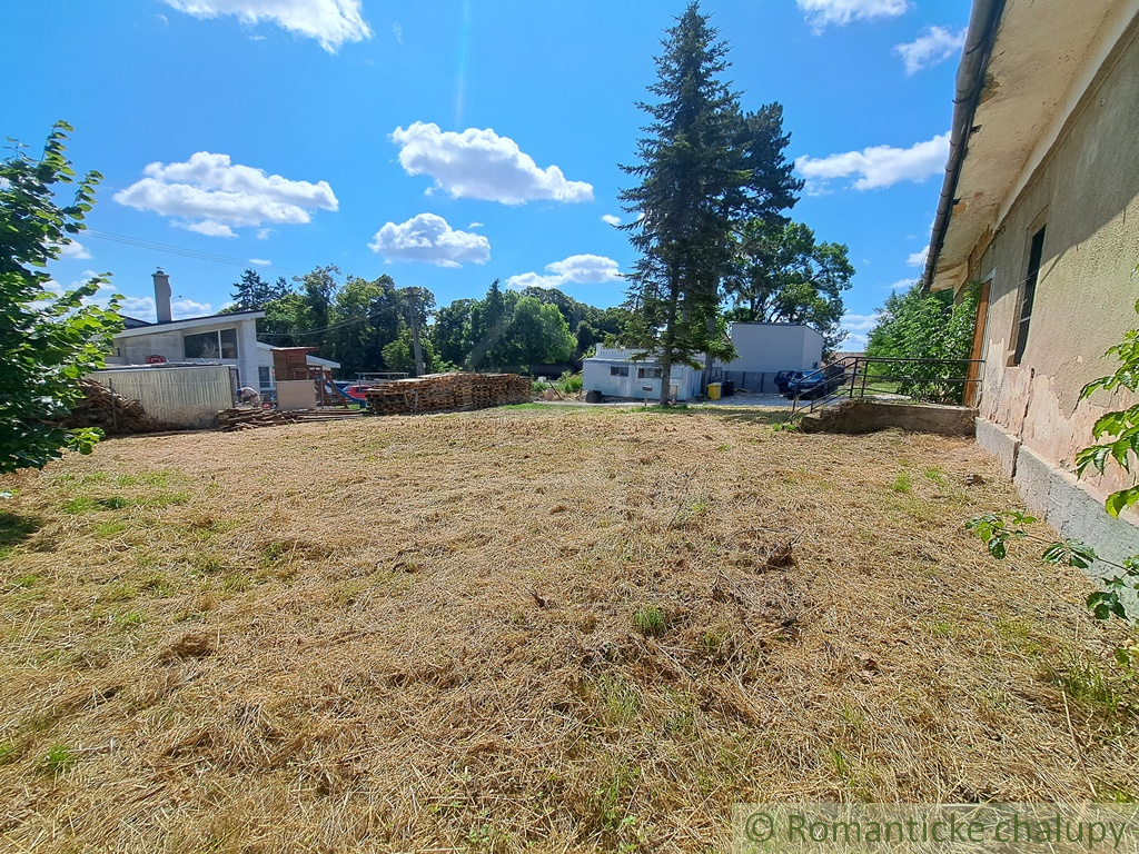 Historická kúria v obci Hruboňovo čaká na nový život - 11