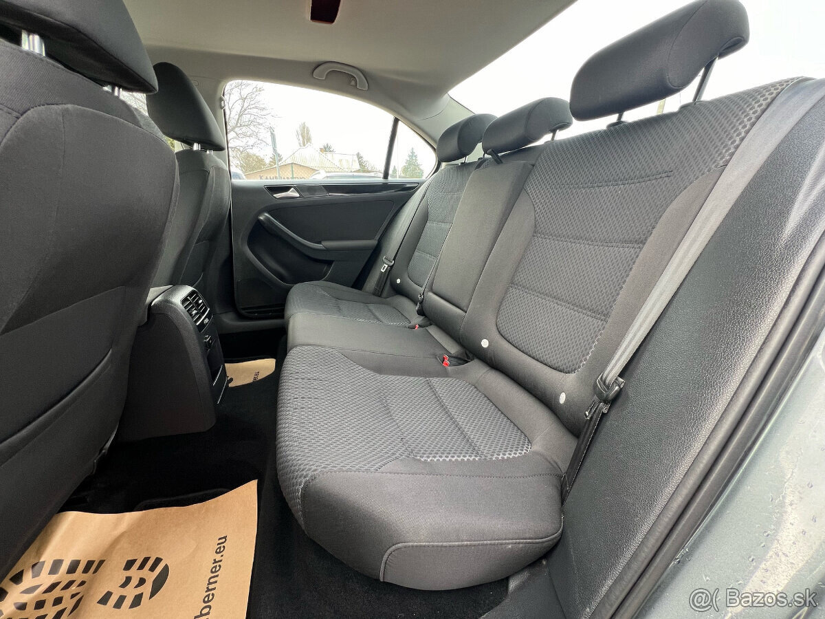 VW Jetta 1.6 TDI diesel, 77KW, MT5, rok:08.2011. - 11