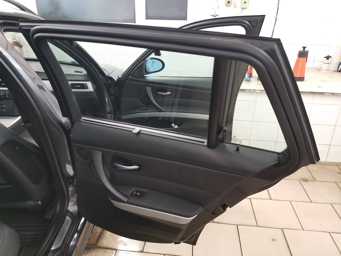 BMW 330xi TOURING (combi) - 11