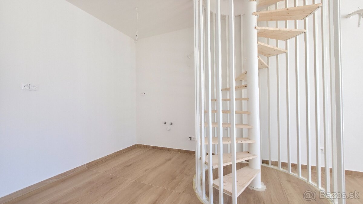 KRÁSNA NOVOSTAVBA 3 IZB. DOMU PRI JAZERE-VAJNORY,BRATISLAVA - 11