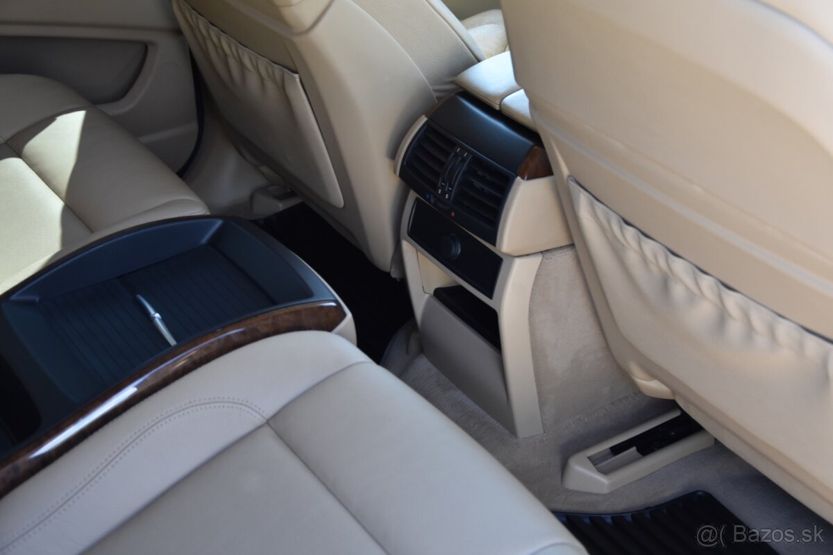 BMW X6 xDrive 50i - 11