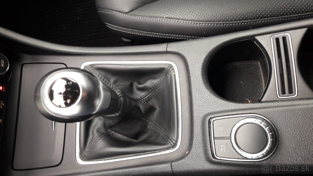 MB GLA 200 1,6 benzin 115kw rok 2015 - 11