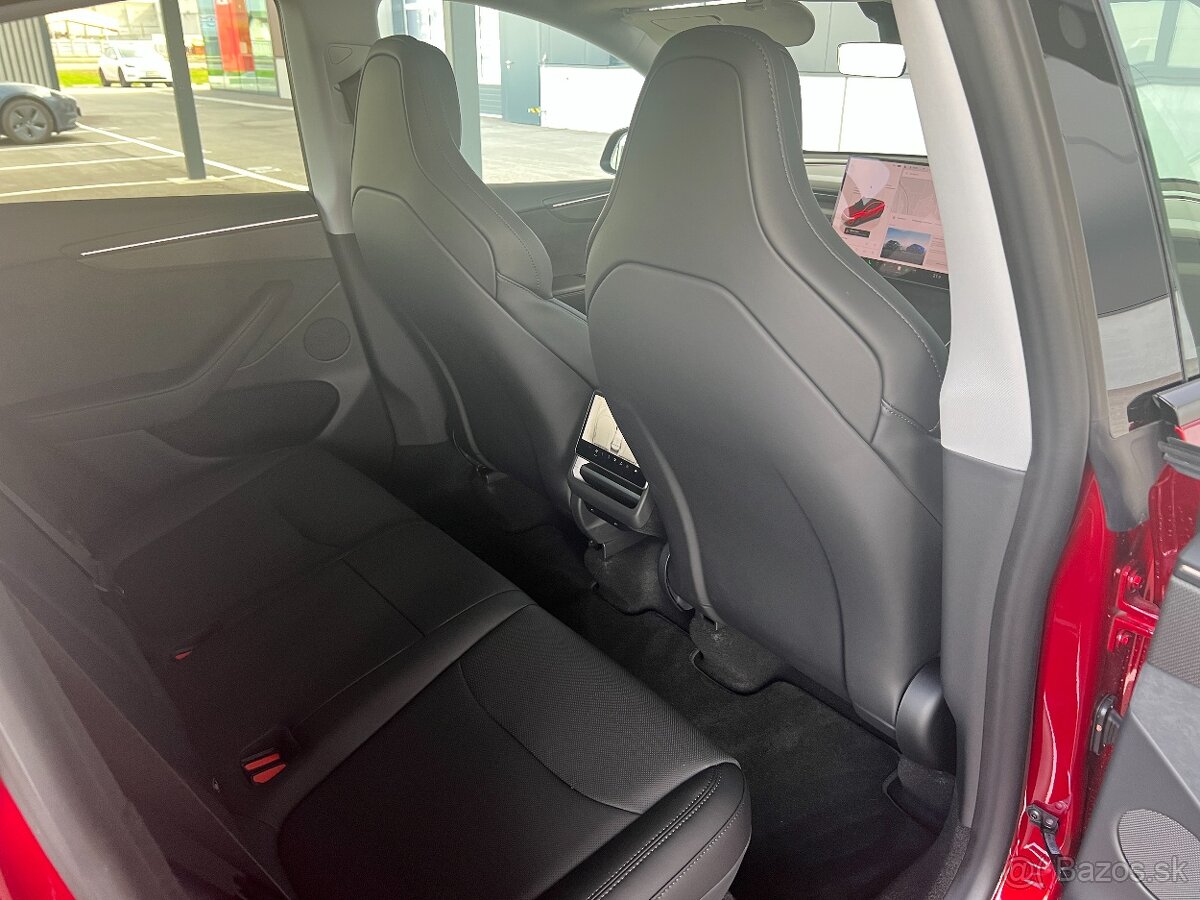 TESLA MODEL Y PERFORMANCE ALL-WHEEL DRIVE - 11