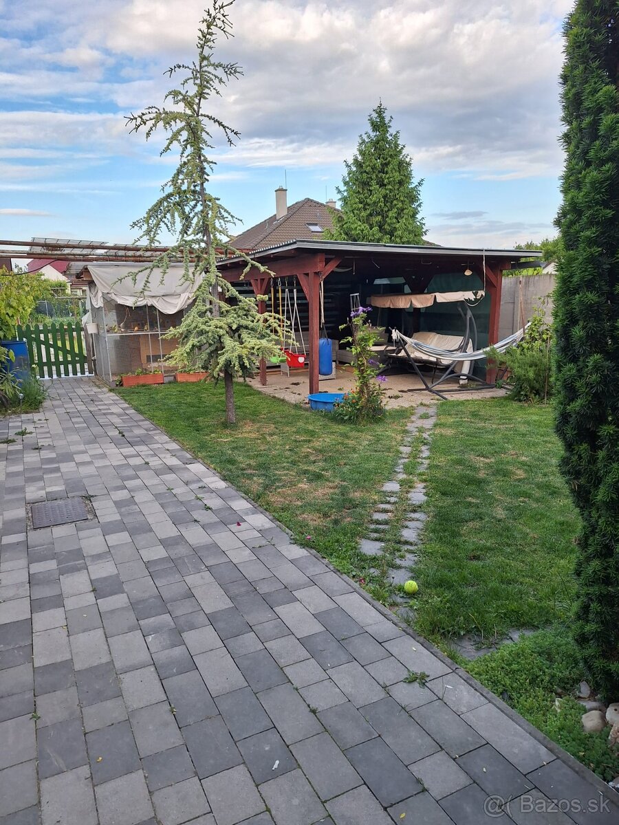 Viacgeneračný 6-izbový dom - 11