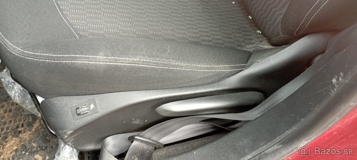 Peugeot 208 1.2 60kw díly - 11