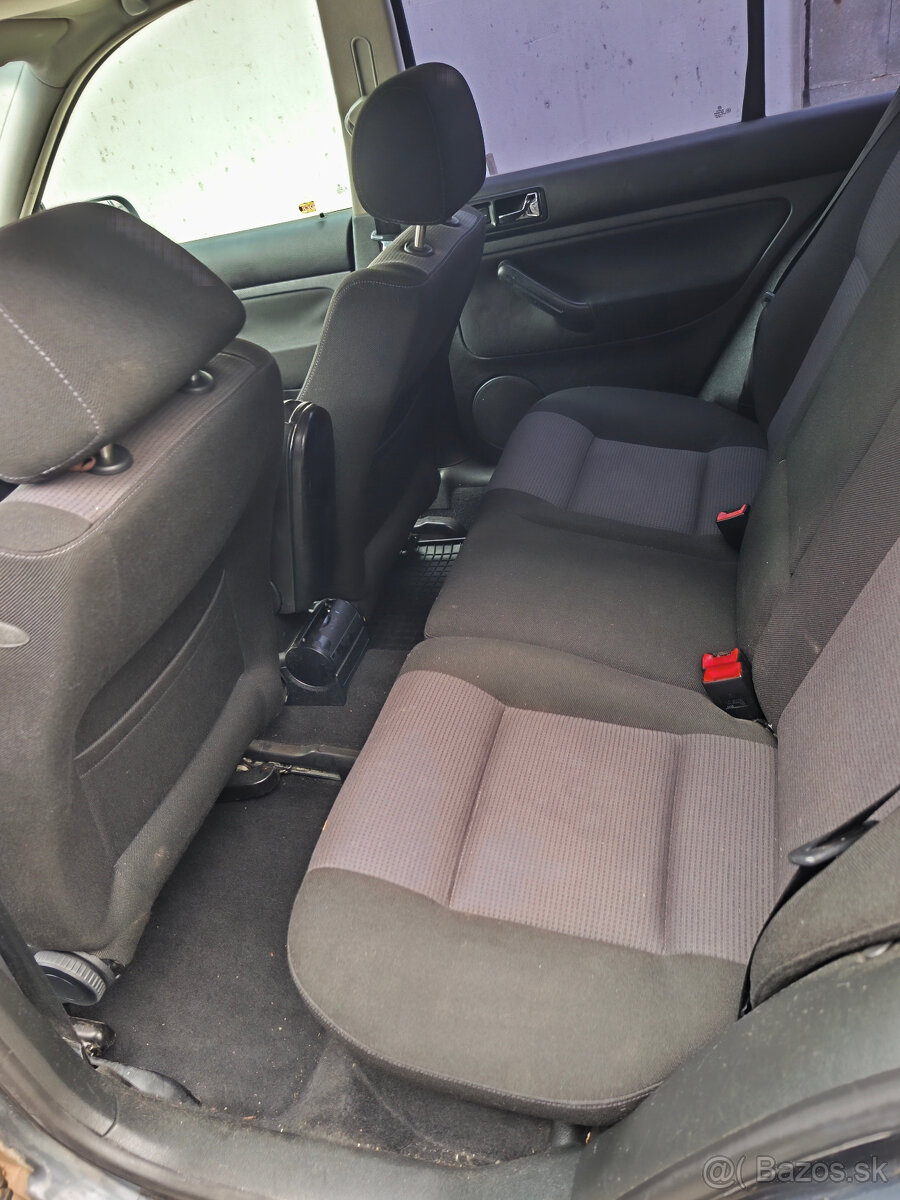 Volkswagen Golf - 11