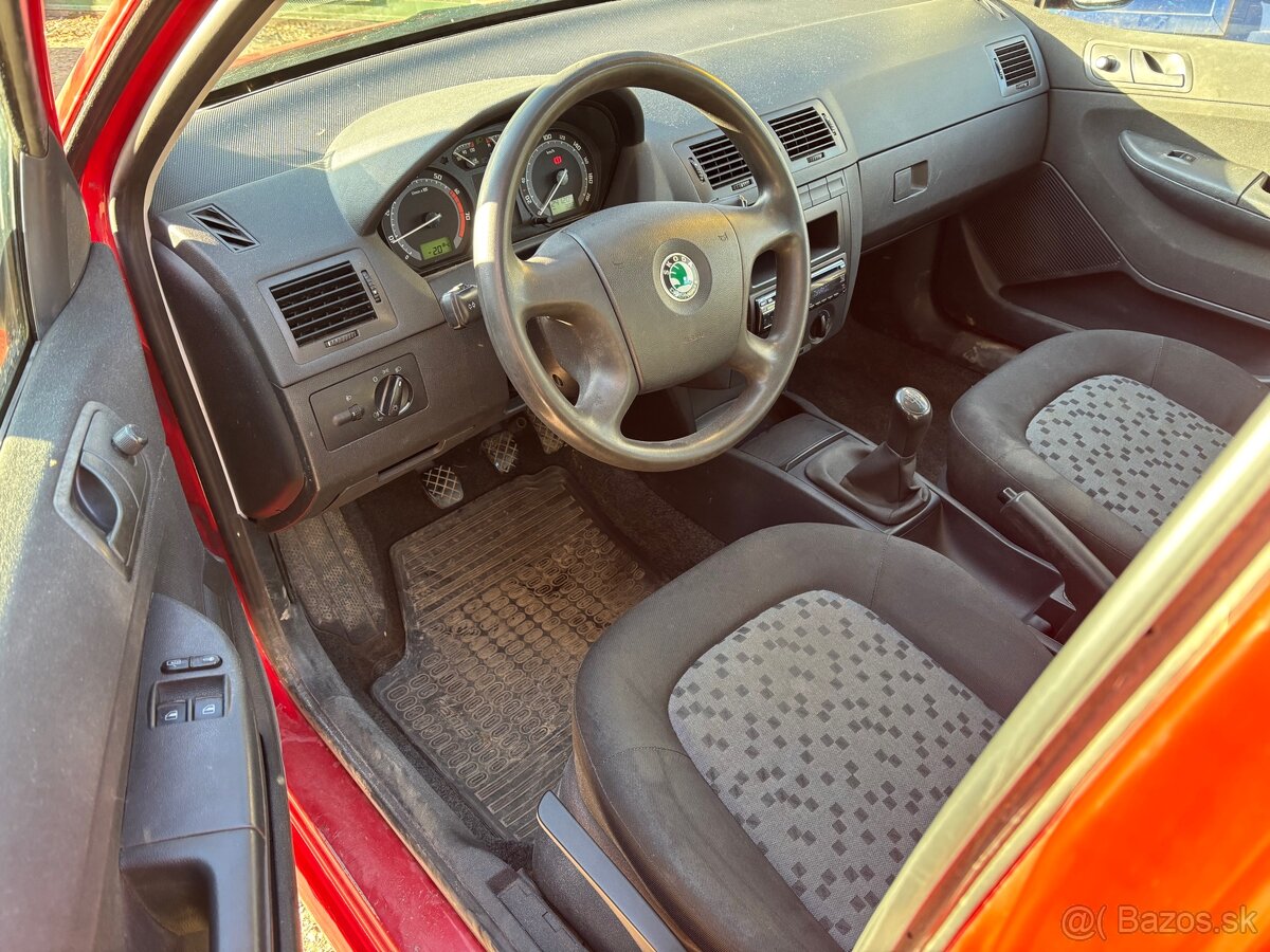 ŠKODA FABIA 1.2HTP HATCHBACK - 11
