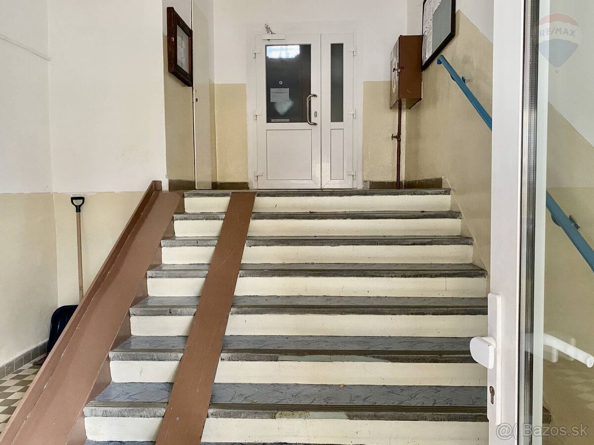 NA PREDAJ 2- izbový byt 63 m2 - lokalita Sídlisko Sever – u - 11