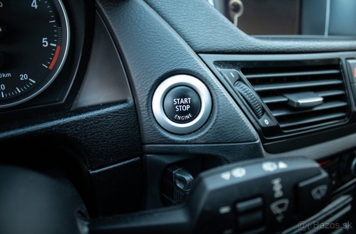 BMW X1 XDrive 18d M-packet - 11