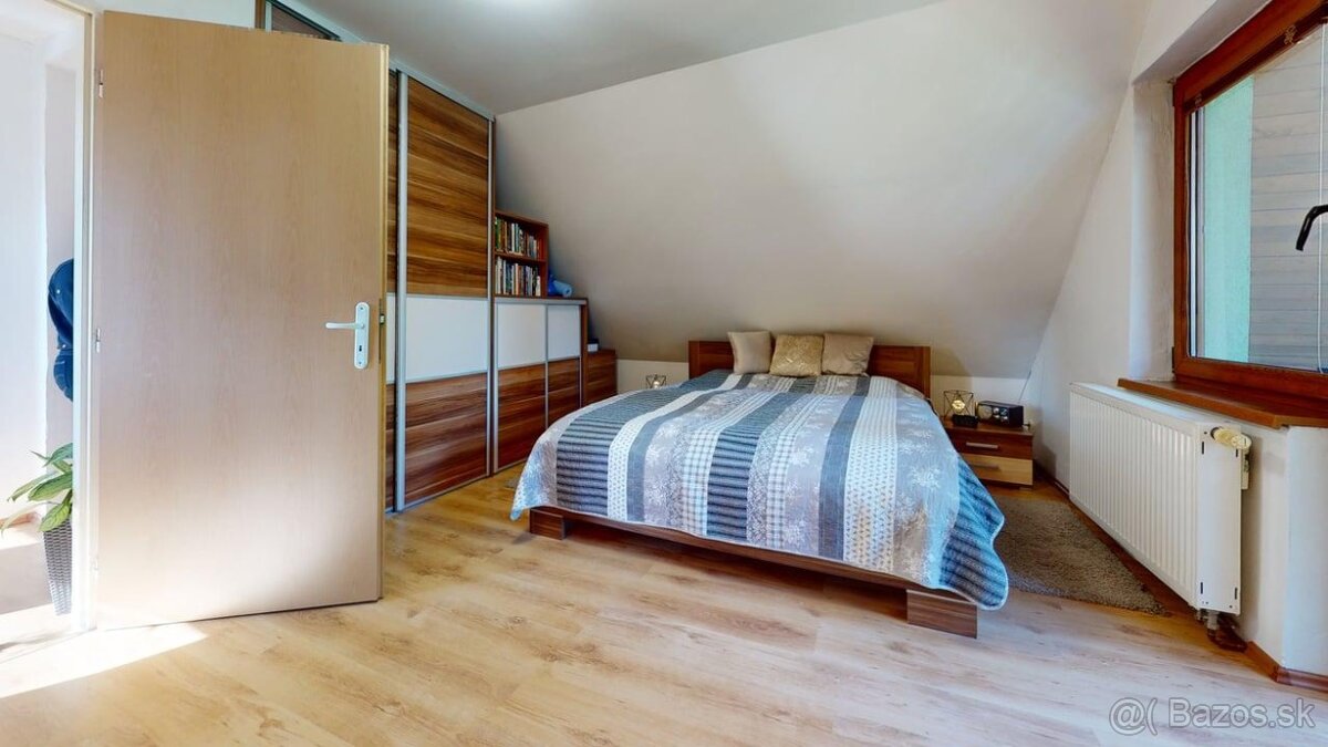 Príjemný rodinný dom v Kováčovej v tichom prostredí - 11