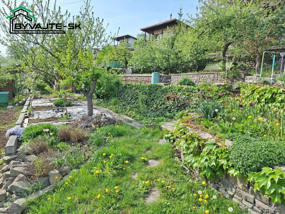 Záhrada s chatkou v záhradkárskej osade 600 ročnice v Prievi - 11