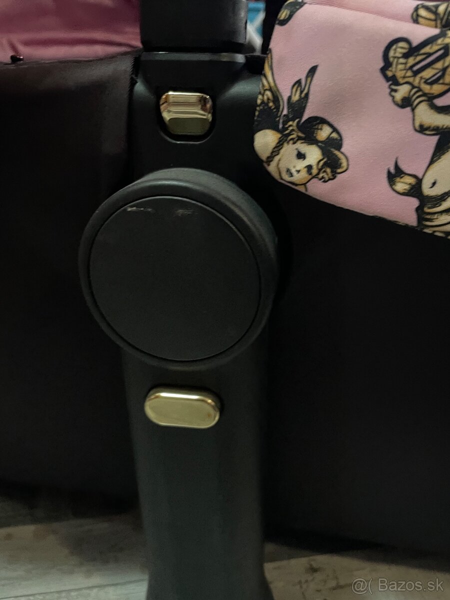 Vanička Kočík Jeremy Scott - 11