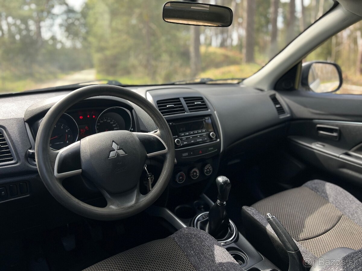 Mitsubishi ASX 1.6i • 2014 | benzín - 11