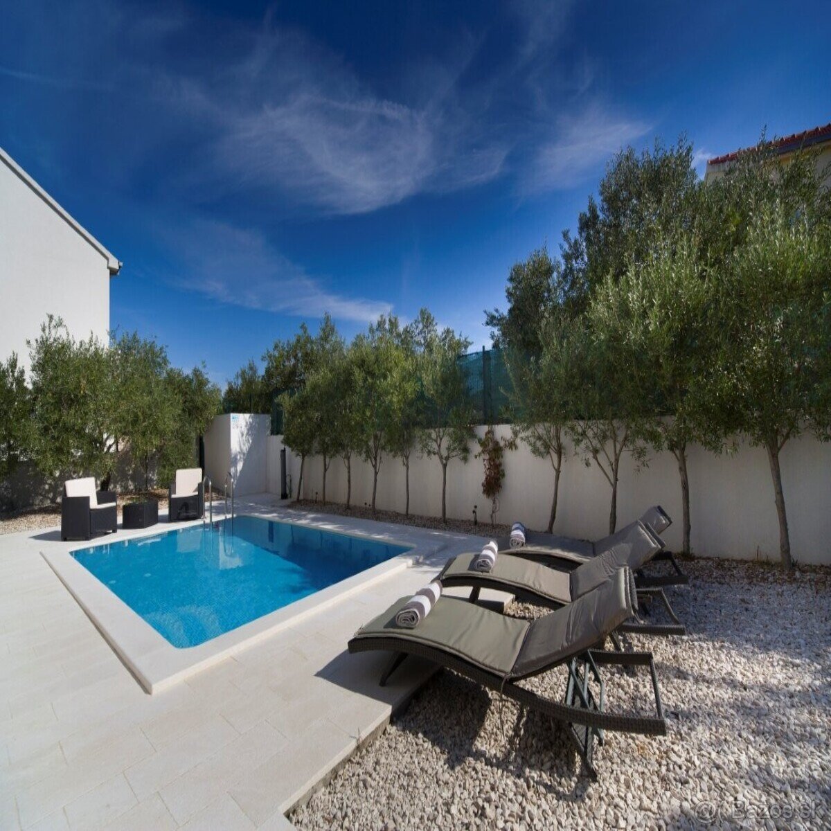 CHORVATSKO: moderní vila s bazénem a výhledem na moře v atra - 11