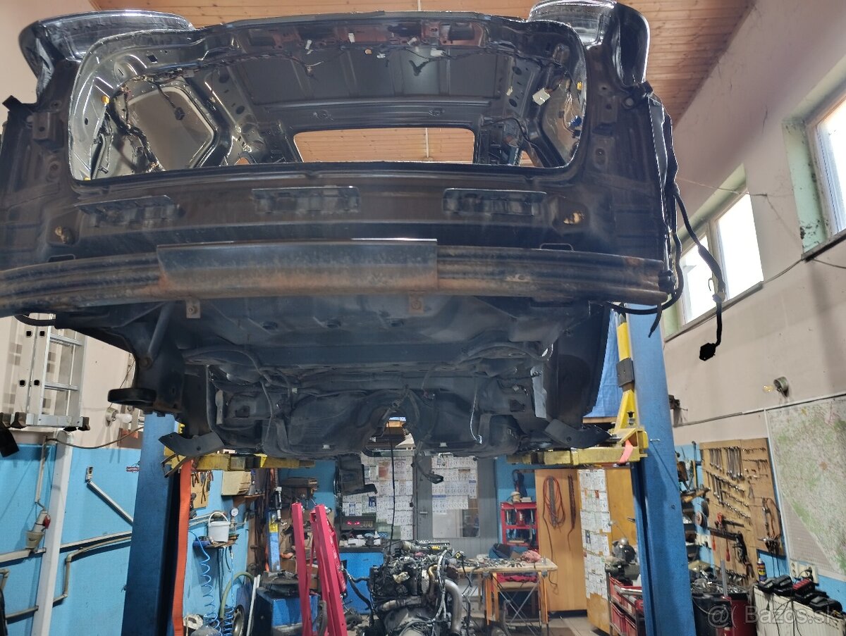 Jeep Grand Cherokee 3.0 CRD WK2 rok 2012 díly - 11