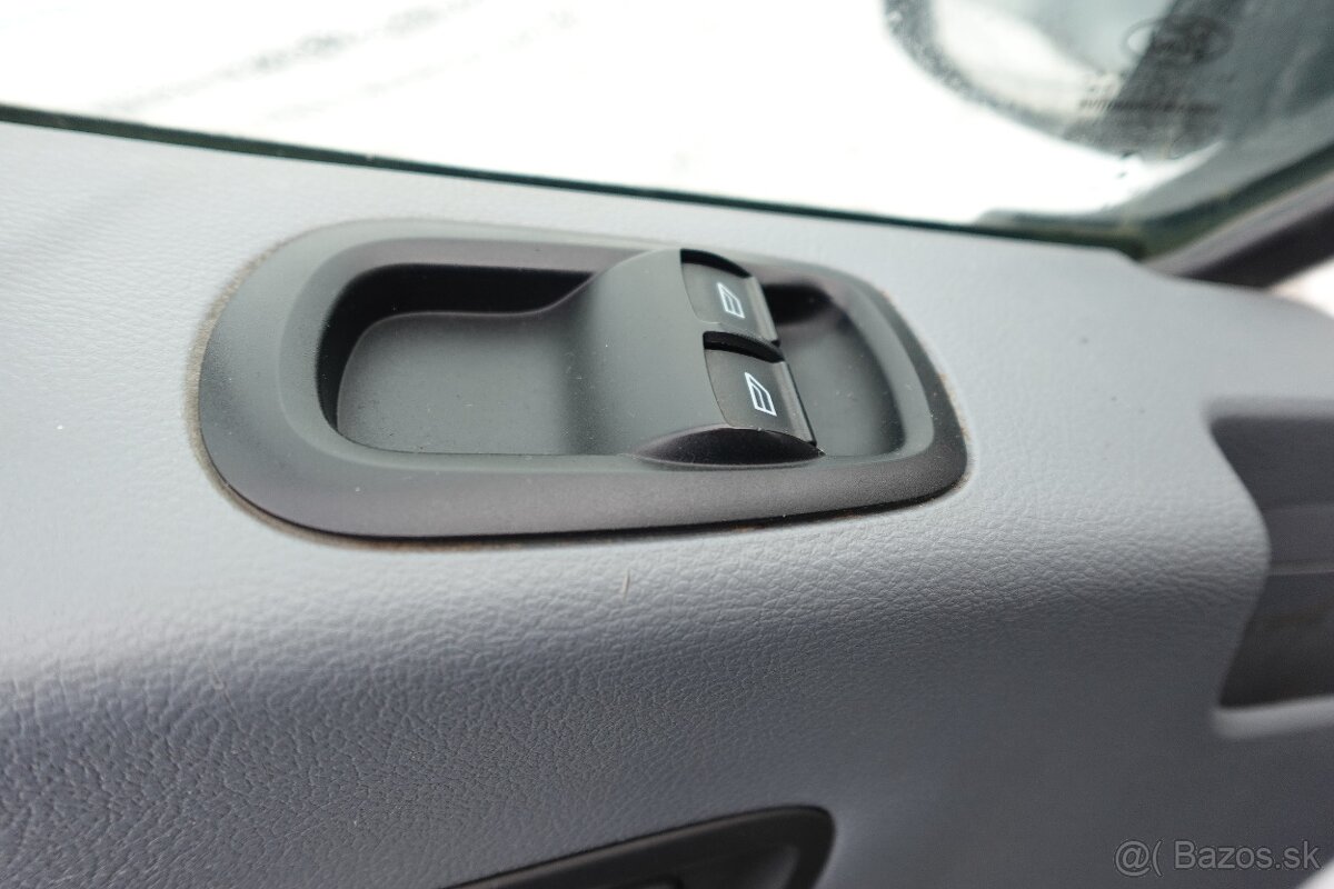 FORD TRANSIT 7MÍST VALNÍK 2.0TDCI KLIMA - 11