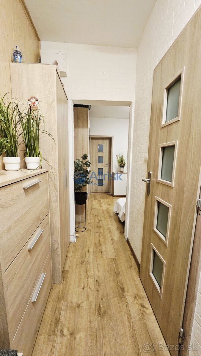 Pekný 3 izbový byt s loggiou na Beňadickej ulici v Petržalke - 11