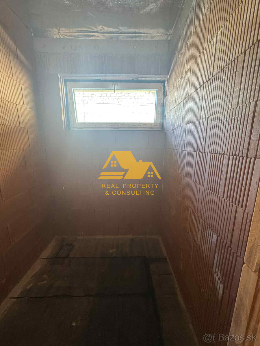 Znížená cena Predám novostavbu rodinného domu v Šuranoch - 11