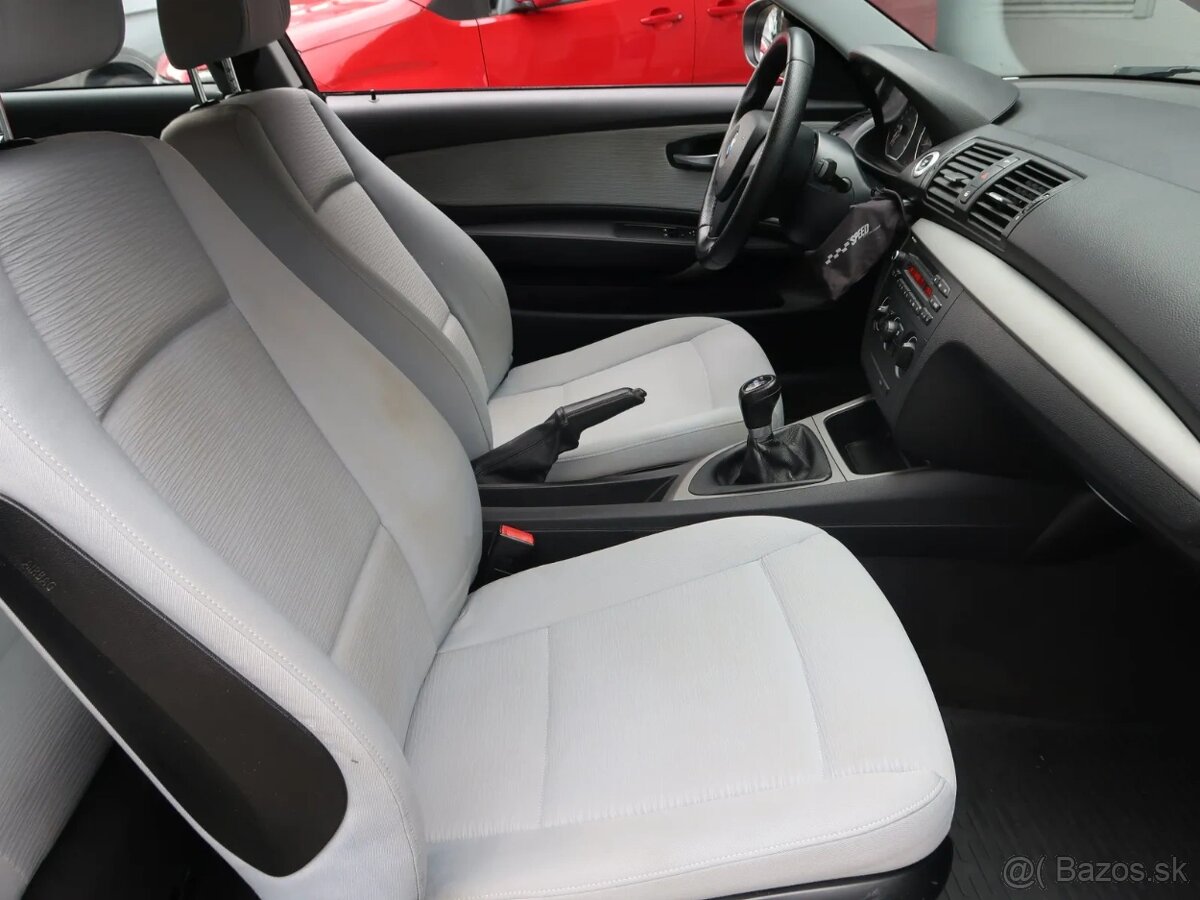 BMW 1 2012 116i 154233km ABS klimatizácia - 11