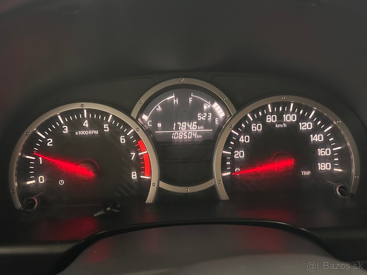 Suzuki Jimny 1.3i - 11