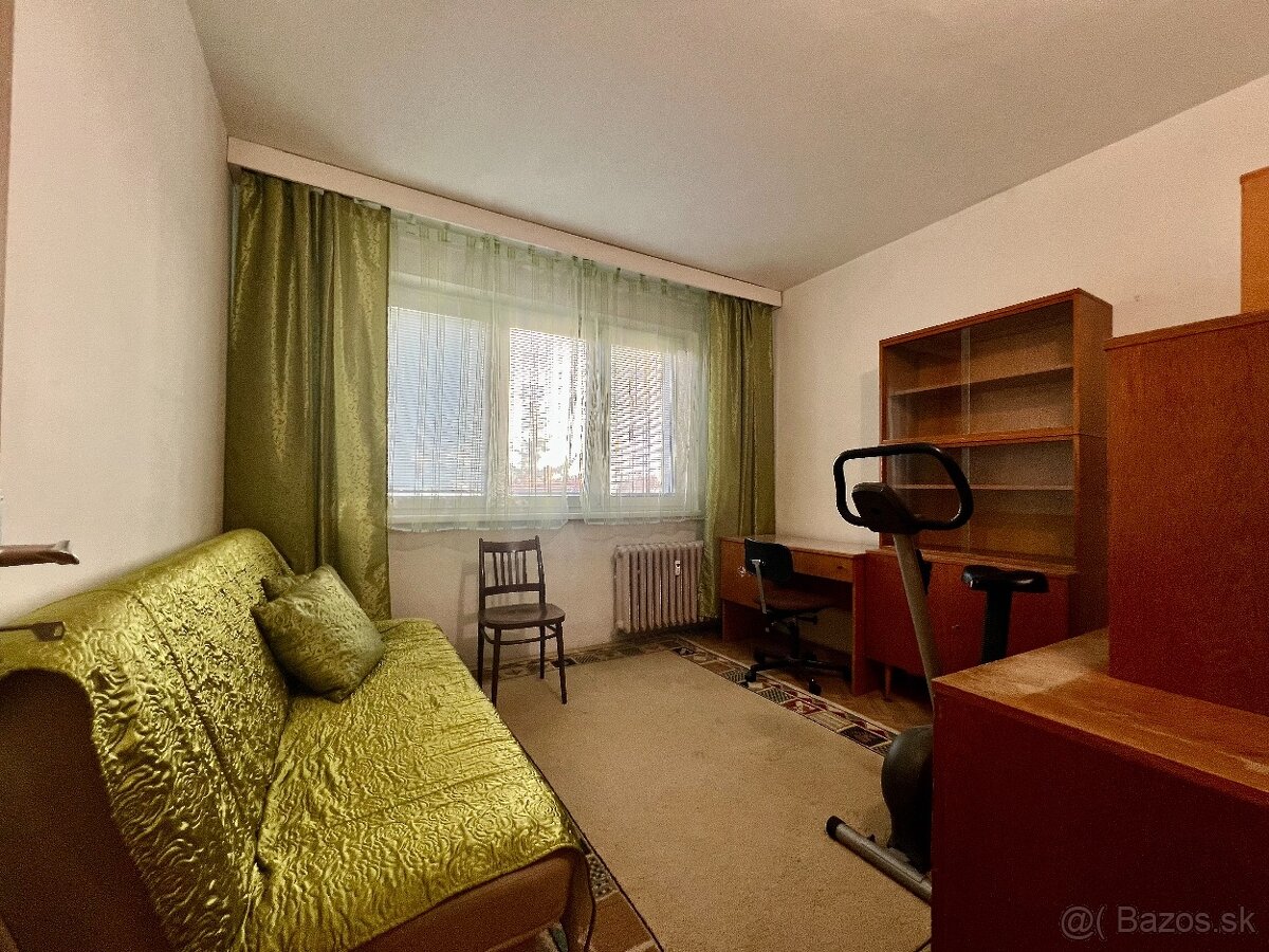 Na prenájom 4-izbový byt + garáž, 72m2 + lodžia, Výstavby - 11