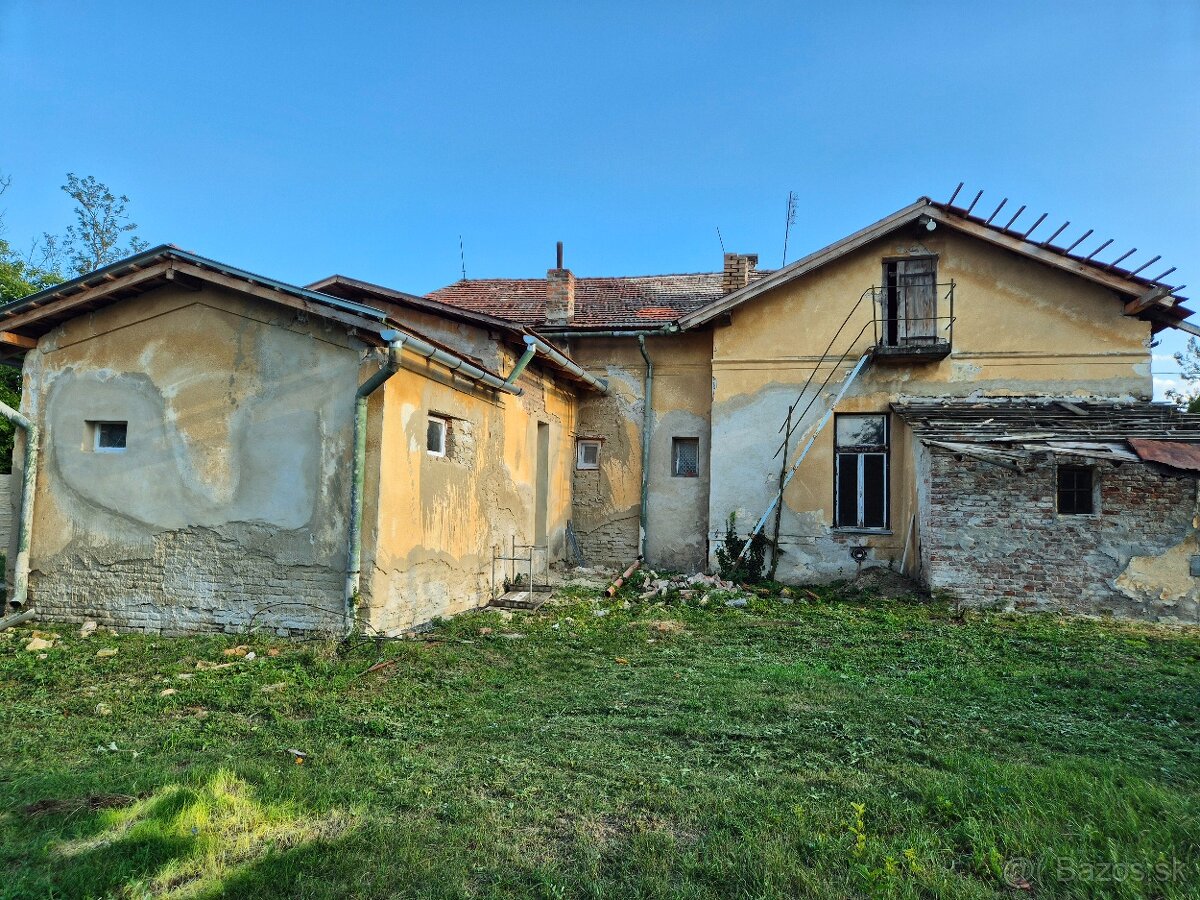 Priestranný bytový dom na predaj v obci Pohronský Ruskov - 11