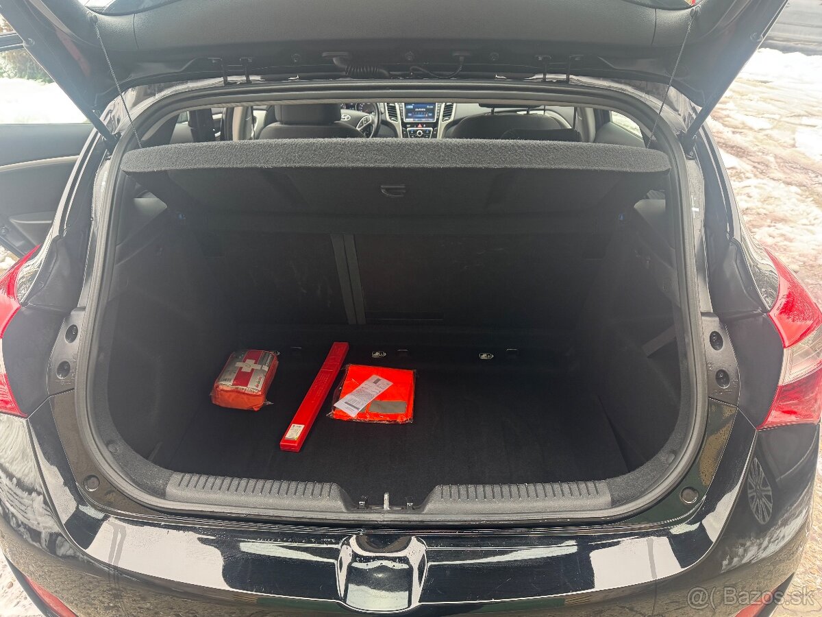 Predám Hyundai i30 1.4 i len 113000 km rv: 2014/7 - 11