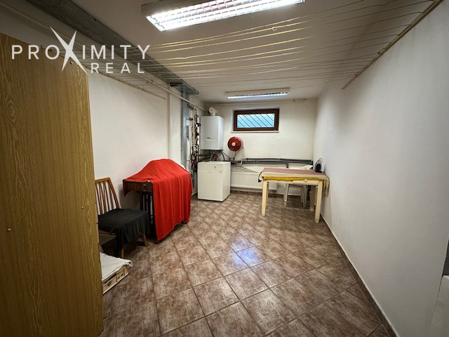 Priestranný dom vhodný na podnikanie sídlo firmy - 11