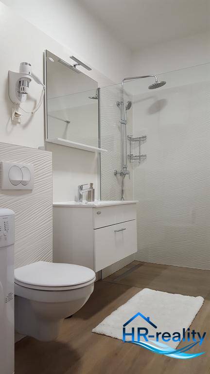 Vodice, Srima – zariadená vila v 2.rade od mora - 11