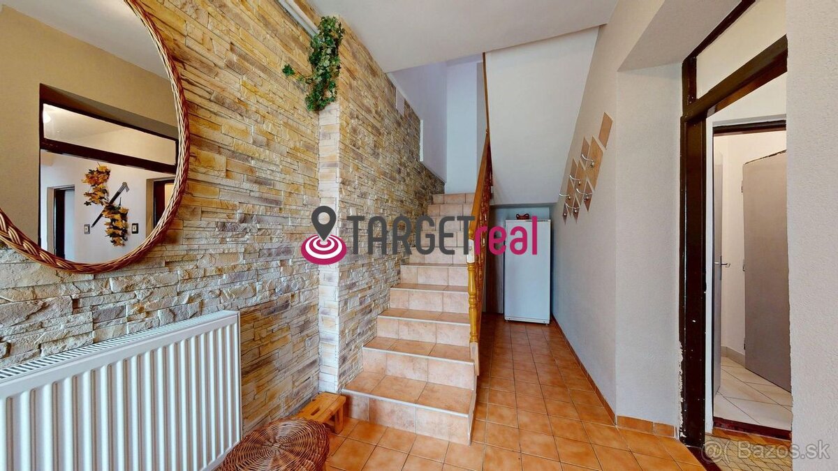 TARGETreal | Na predaj 7-izbový dvojgeneračný rodinný dom v - 11