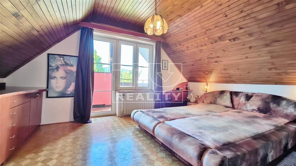 REZERVOVANÉ Rodinný dom s bazénom, saunou a dvoma... - 11