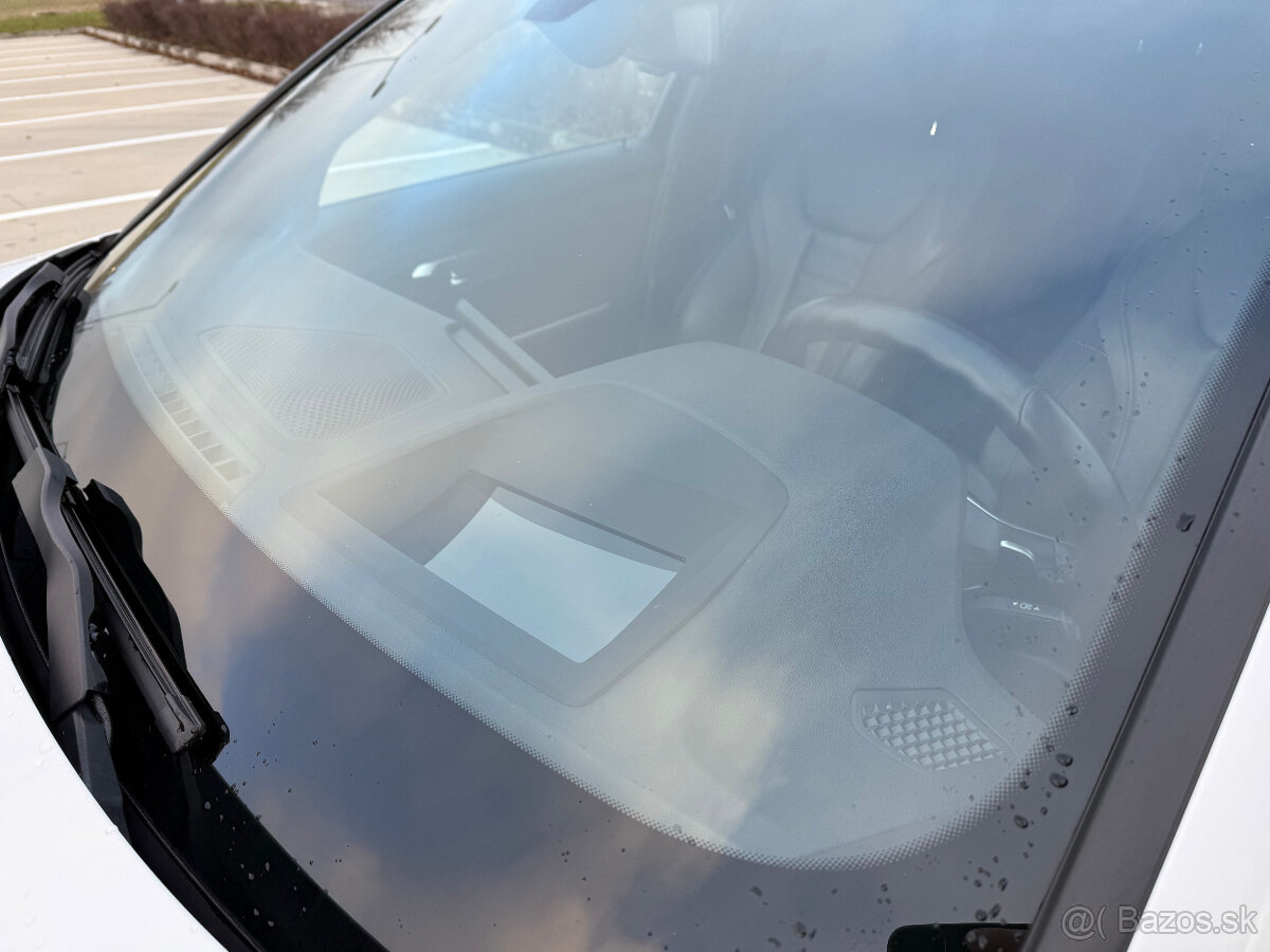 BMW 330i M-Sport - 11