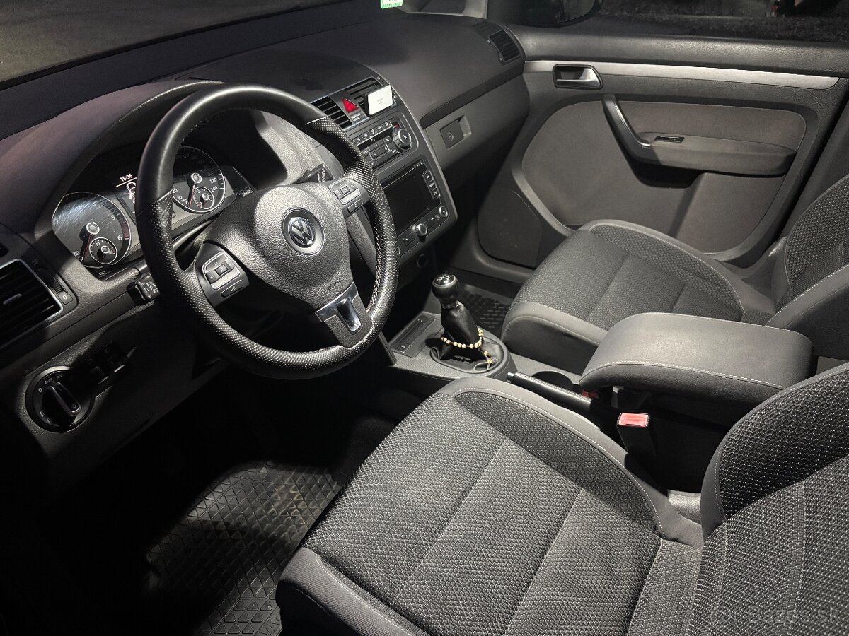 VW Touran 2.0 TDi, 103 kW, - 11