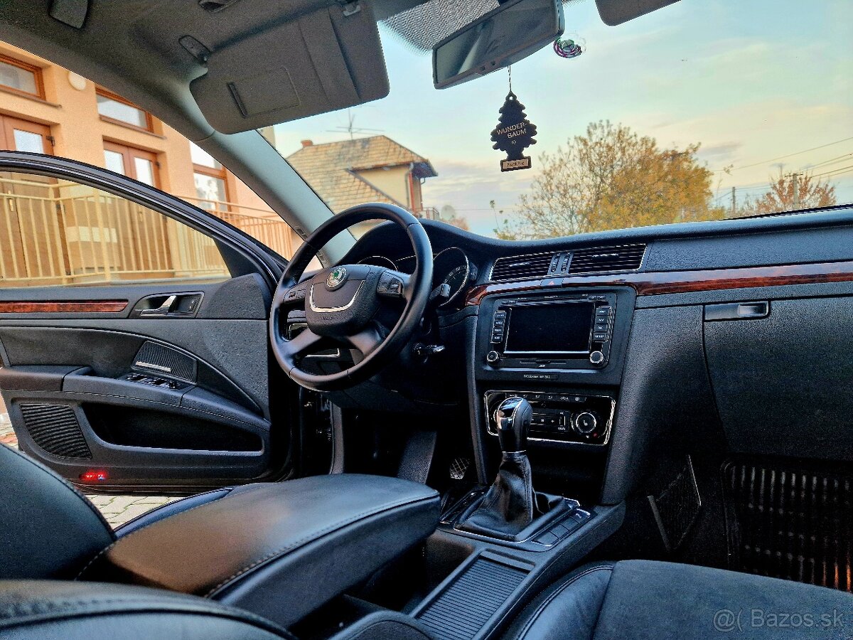 Škoda Superb Combi 2.0 TDI CR Laurin&Klement.R.V.2012. - 11