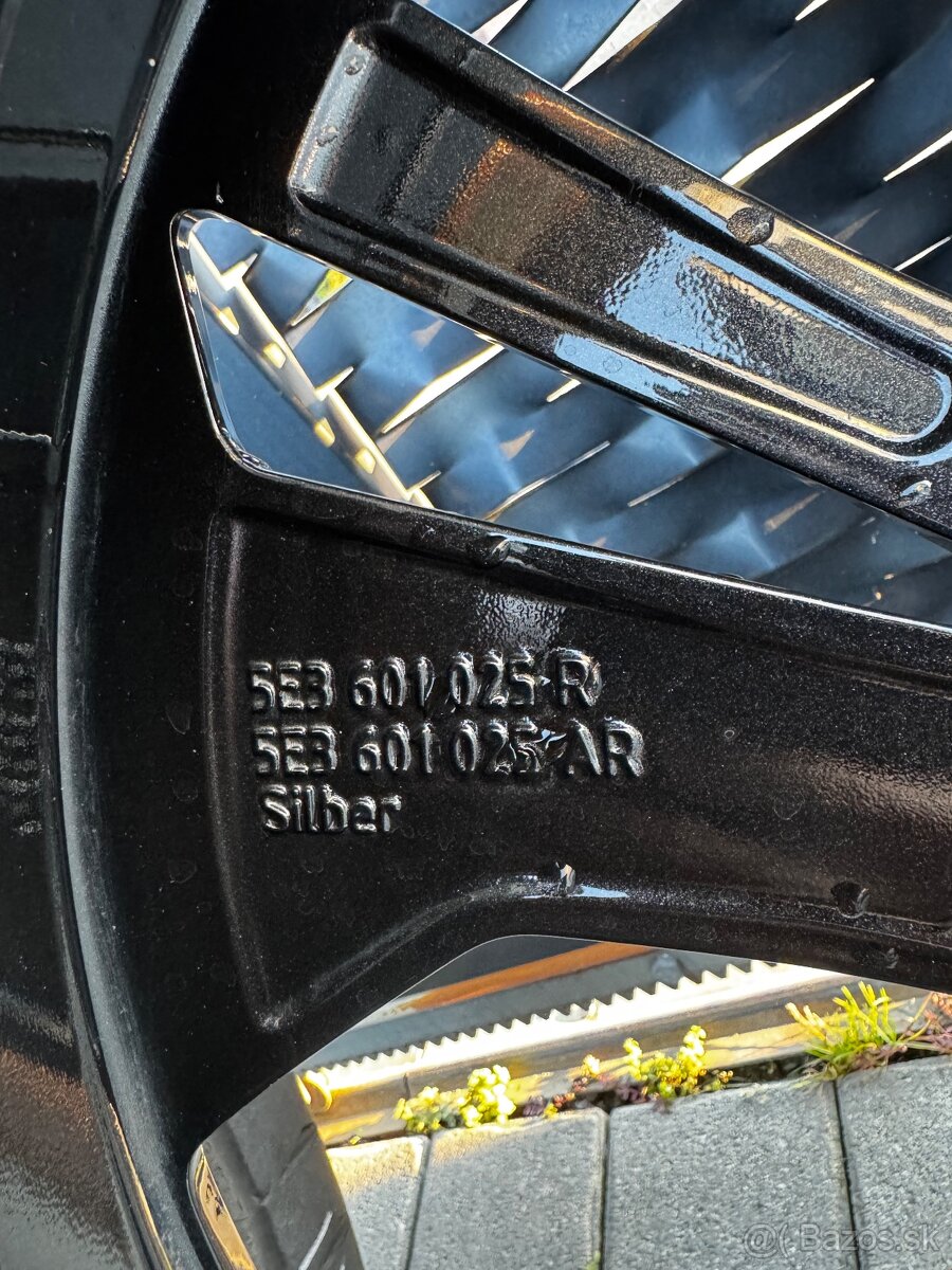 R19 Skoda Octavia RS nové elektróny komplet letná sada - 11