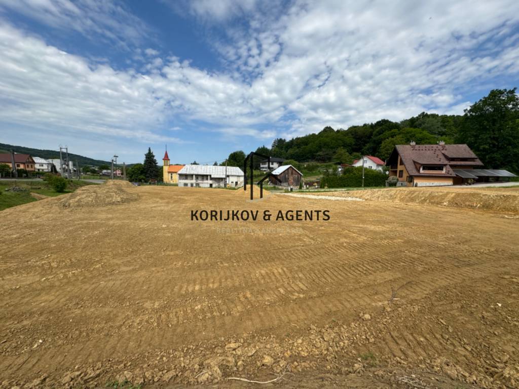 PREDAJ, Stavebné pozemky Gruzovce, 5 min do HE - 11
