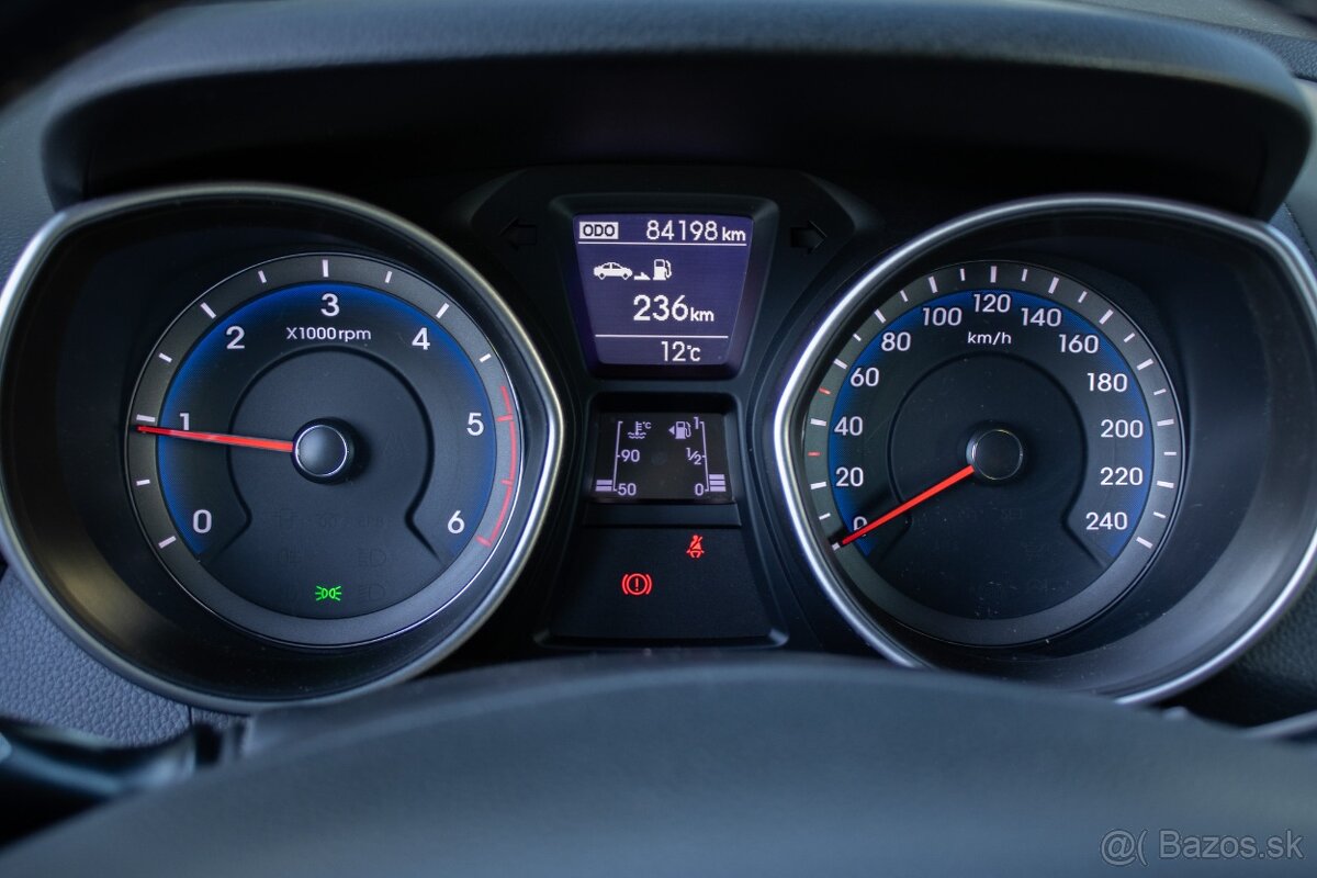 Hyundai i30 1.6 CRDi DOHC 16V Family 84tis. km - 11