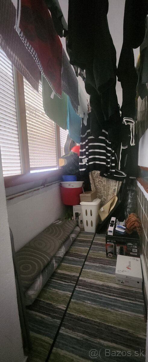 Ponúkame na predaj 2 izb.byt na sídlisku III. - 11