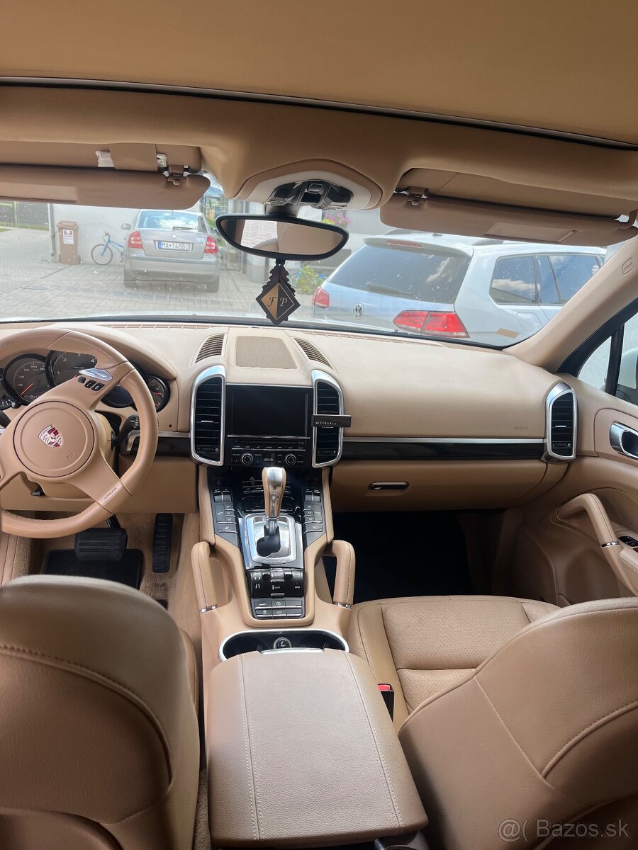 Porsche Cayenne - 11