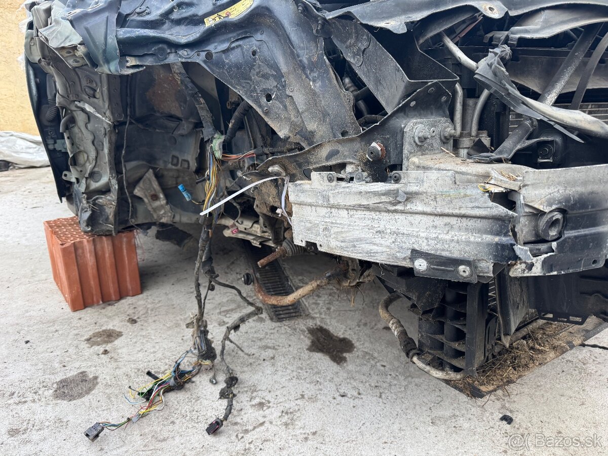 Bmw 530i 190kw 2006 predfl (búrané) - 11