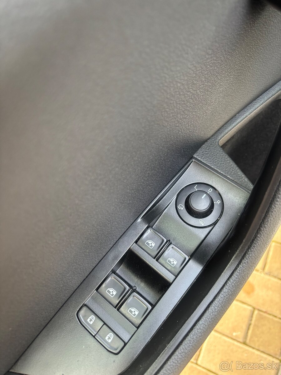 Škoda Superb Combi 2.0 TDI Style DSG - 11