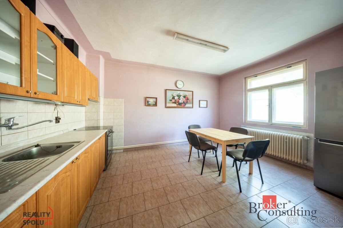 Na predaj rodinný dom so záhradou v obci Radzovce, okres Luč - 11