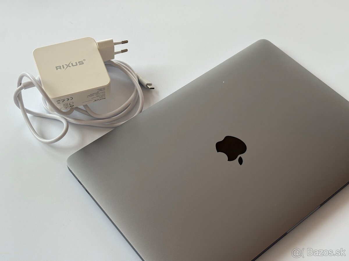 MacBook PRO 2019 13 8GB / 256GB Nová Baterka - 11