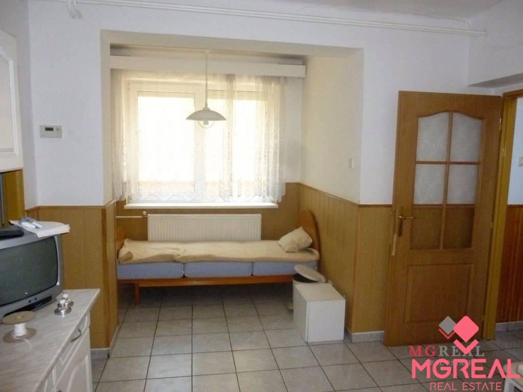 Podnikanie - bývanie - 2x dom Topoľčany - 11